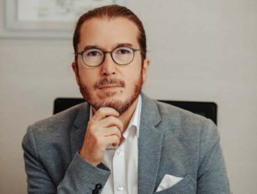 Prof Dr Emrah Altıparmak (2)