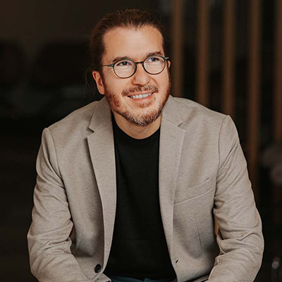 Prof. Dr. Uğur Emrah Altıparmak